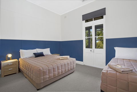 Royal Hotel Wyong - Tourism Caloundra 0