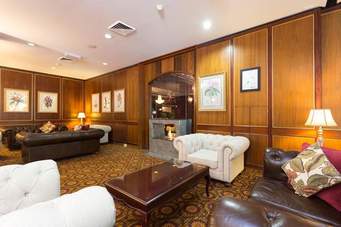 Royal On The Park - Tourism Caloundra 2