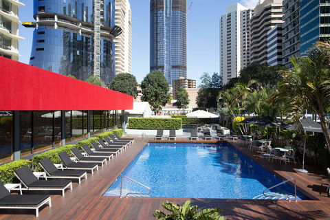 Royal On The Park - Tourism Caloundra 1