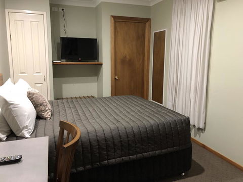 Roydons Motor Inn - Tourism Caloundra 3