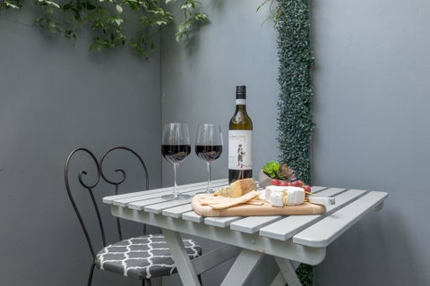 Sailaway Beach House - Tourism Caloundra 2