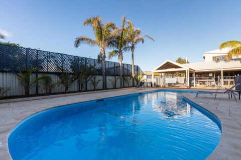 Sails Geraldton Accommodation - Tourism Caloundra 0