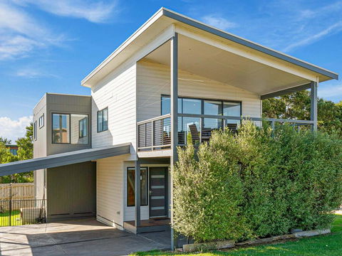 Saltwater Place - Tourism Caloundra 0