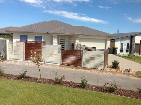 SALTY PAUSE @ BONDI HOUSE - Tourism Caloundra 0
