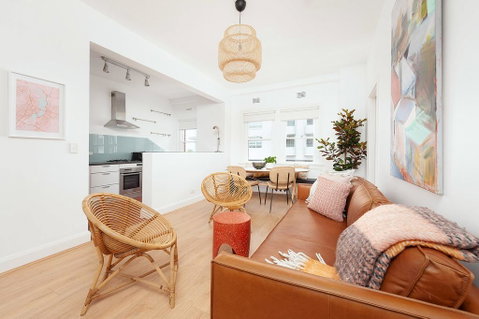 SALTY'S 2 BEDROOM BEACH HOME - Tourism Caloundra 1