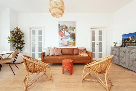 SALTY'S 2 BEDROOM BEACH HOME - Tourism Caloundra 0