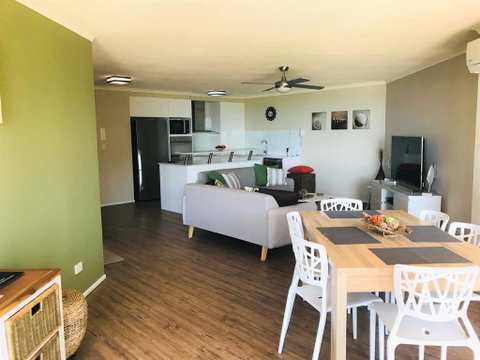 Sanctuary Beach Resort - Tourism Caloundra 3