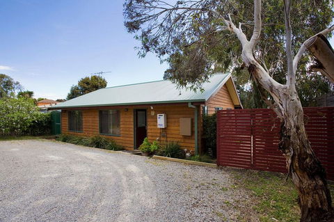 Sandhurst Escape 2-17 - Tourism Caloundra 1