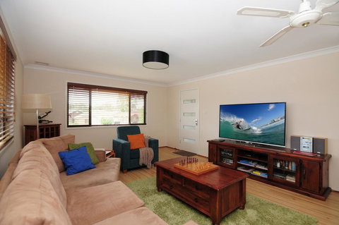 Sandy Feet Getaway - Tourism Caloundra 1