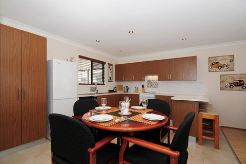 Sandy Feet Getaway - Tourism Caloundra 3