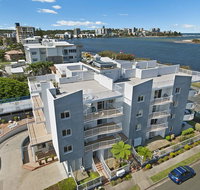 Sandy Shores Luxury Holiday Units - Tourism Caloundra