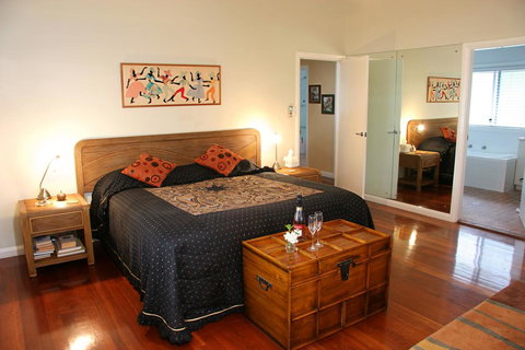 Scotland Island Lodge - Tourism Caloundra 1