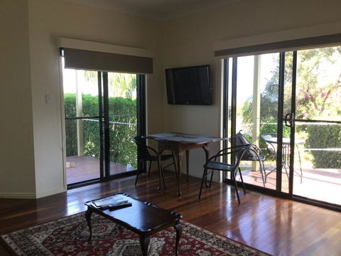 Sea Breeze Esplanade, Beachfront, Close Marina Hervey Bay - Tourism Caloundra 2