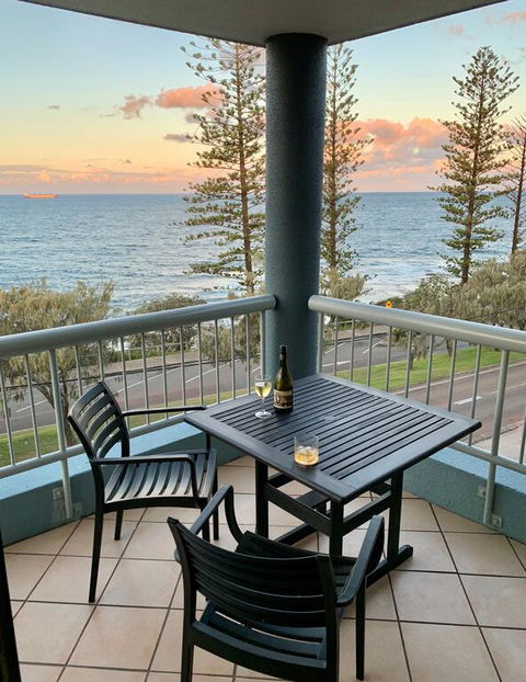 Sea Point Ocean Apartments - Tourism Caloundra 3