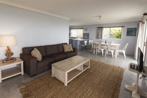 Seascape Beach House - Tourism Caloundra 2