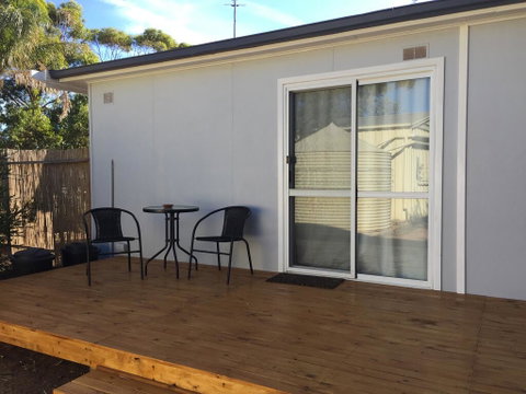 Self Contained Cabin - Tourism Caloundra 0