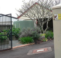 Self-contained 2 bedroom Apartment - Tourism Caloundra