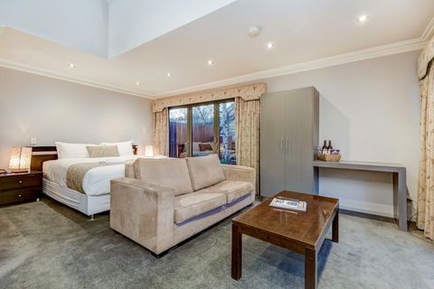 Seymours On Lydiard - Tourism Caloundra 0