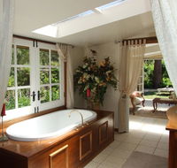Shakespeare's Wilderness Chalet - Tourism Caloundra