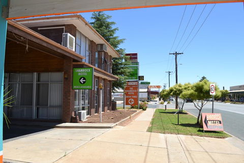 Shamrock Hotel Motel Balranald - Tourism Caloundra 0