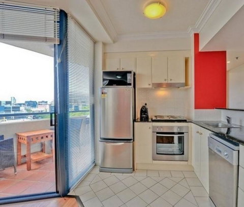 Shevlin Apartments - Tourism Caloundra 0