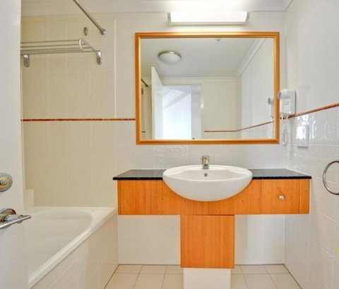 Shevlin Apartments - Tourism Caloundra 2