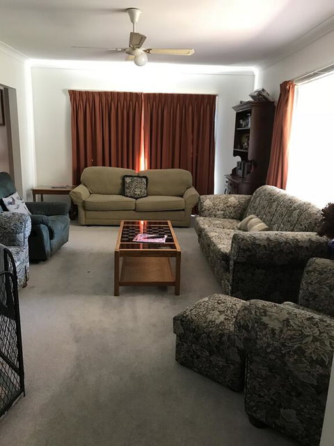 Short Stays At Janines - Tourism Caloundra 1