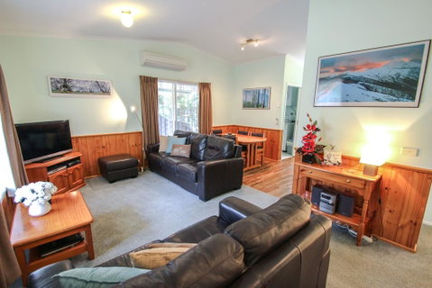 Silver Birches Holiday Unit 3 - Tourism Caloundra 0