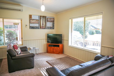 Silver Birches Holiday Village : Unit 8 - Tourism Caloundra 2
