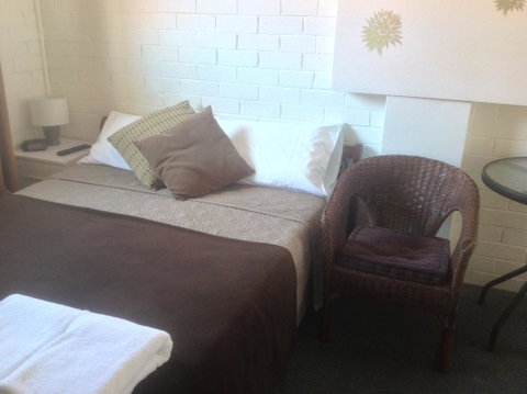 Silver Sands Studio Room - Tourism Caloundra 2