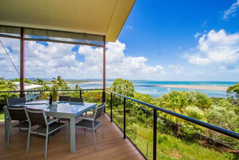 Slipaway - Tourism Caloundra 2