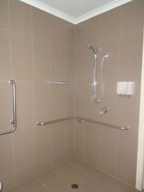 Smart Stayzzz Inns - Tourism Caloundra 3