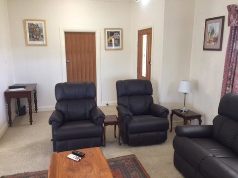 Smith Street Cottage Naracoorte - Tourism Caloundra 3