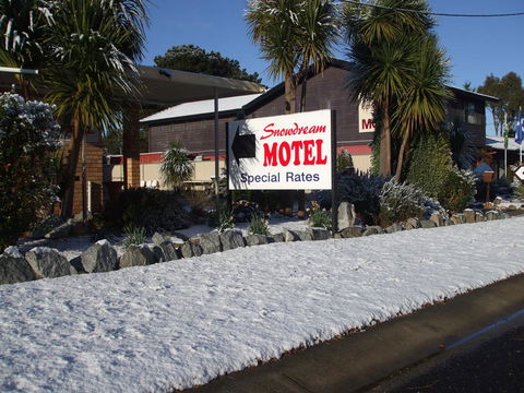 Snowdream Motel - Tourism Caloundra 1