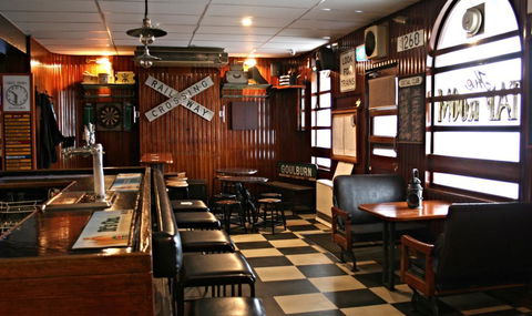 Southern Railway Hotel - Tourism Caloundra 3