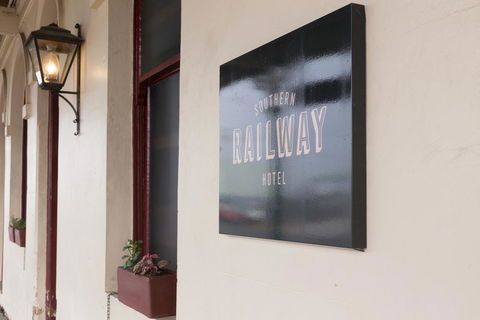 Southern Railway Hotel - Tourism Caloundra 2