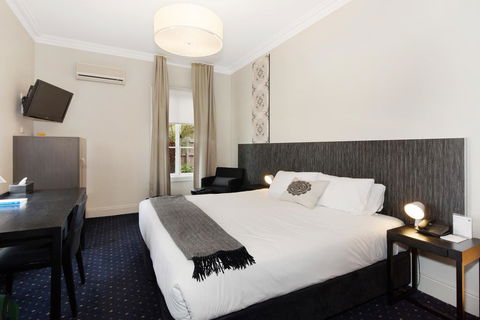 Sovereign Hill Hotel - Tourism Caloundra 0
