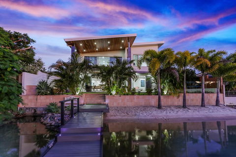 Space & Seclusion On The Water, Noosa Heads - Tourism Caloundra 0