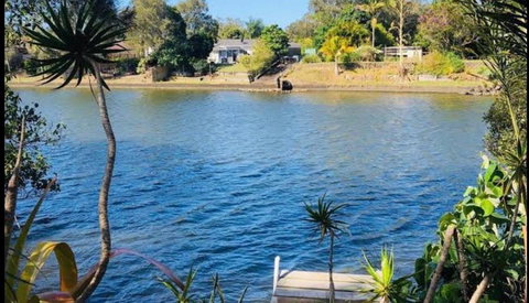 Spacious 2 Bedroom Beach Side Apartment - Close To Shopping Centre With Coles, Health Food Shop, Sushi, Pizza, Cafes, Hairdresse - Tourism Caloundra 0