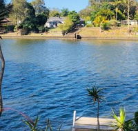 Spacious 2 Bedroom Beach Side Apartment - Close to shopping Centre with Coles Health Food Shop Sushi Pizza Cafes Hairdresse - Tourism Caloundra