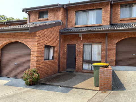 Spacious Townhouse In Wollongong - Tourism Caloundra 3