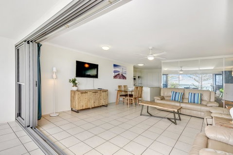 SPIN13- ESCAPE TO MOOLOOLABA - Tourism Caloundra 1