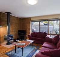 Split Point Cottages - Tourism Caloundra