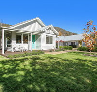 Spring Home - Our Place at Bright - Tourism Caloundra