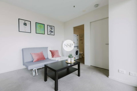 SSP - La Banque In The Heart Of CBD - Tourism Caloundra 1