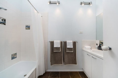 St. Andrews Beach Coastal Escape - Tourism Caloundra 0