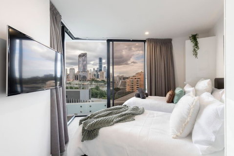 STH - River Views, Fast Internet, Long Stays - Tourism Caloundra 3