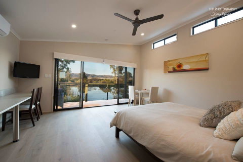 Still Earth - Tourism Caloundra 0