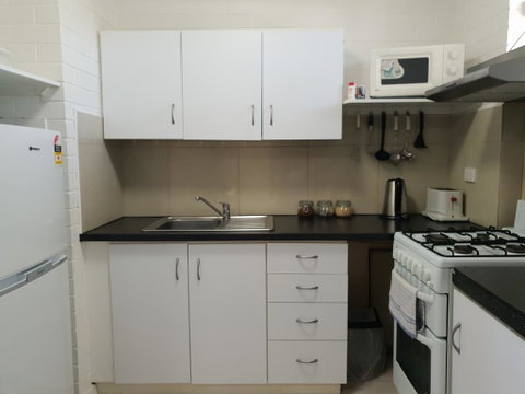 Studio 412 - Ocean And Sunset Views On A Budget - Tourism Caloundra 3