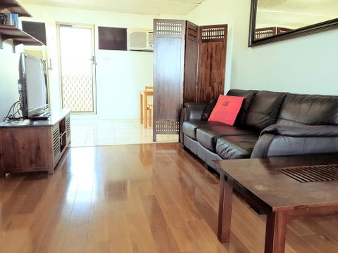 Studio 412 - Ocean And Sunset Views On A Budget - Tourism Caloundra 2